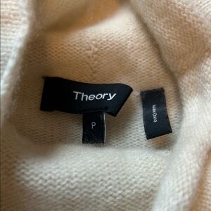 100% Cashmere Sweater (19” Pit to Pit - 25” Length)